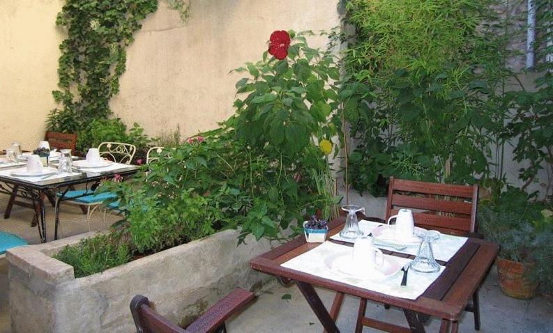 Belle De Nuit Bed & Breakfast Oppède Dış mekan fotoğraf