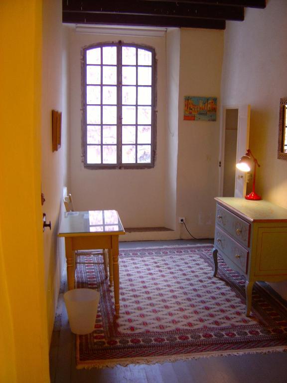 Belle De Nuit Bed & Breakfast Oppède Oda fotoğraf