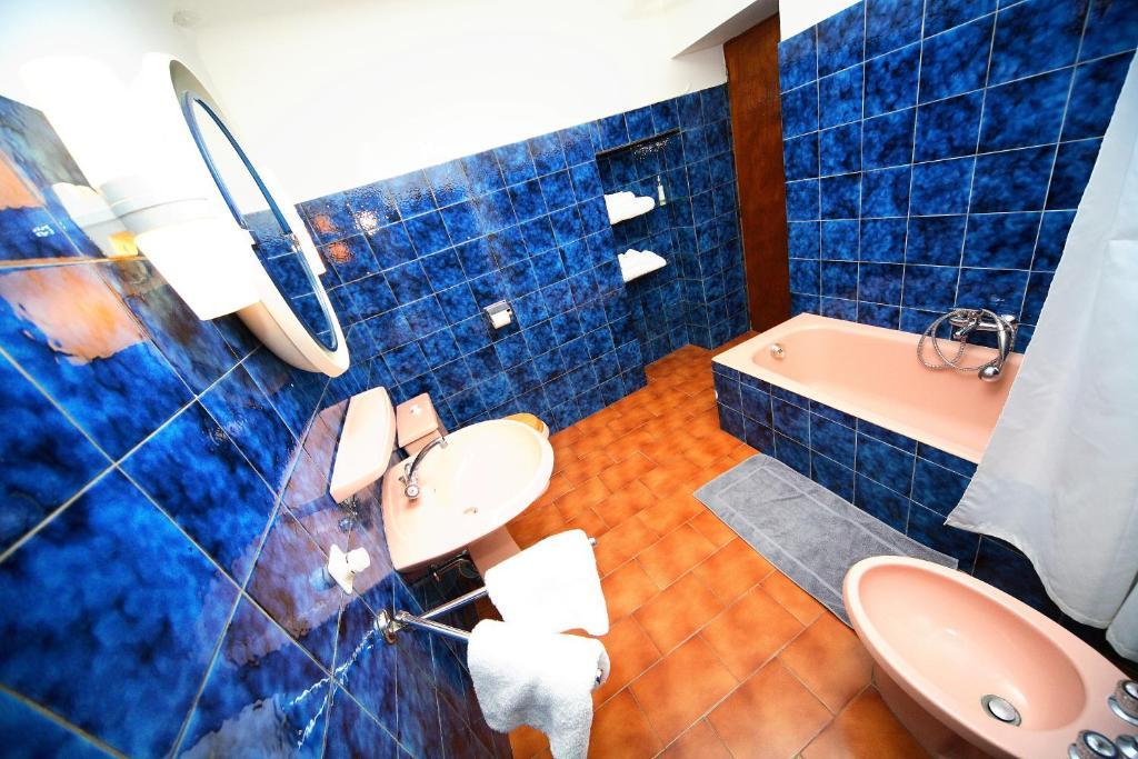 Belle De Nuit Bed & Breakfast Oppède Oda fotoğraf
