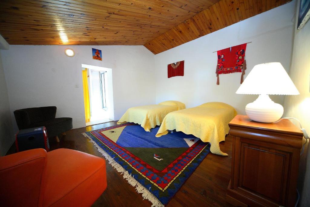 Belle De Nuit Bed & Breakfast Oppède Oda fotoğraf