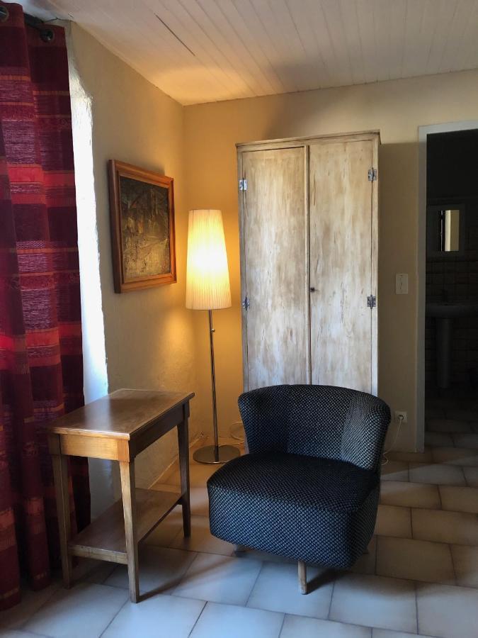 Belle De Nuit Bed & Breakfast Oppède Dış mekan fotoğraf