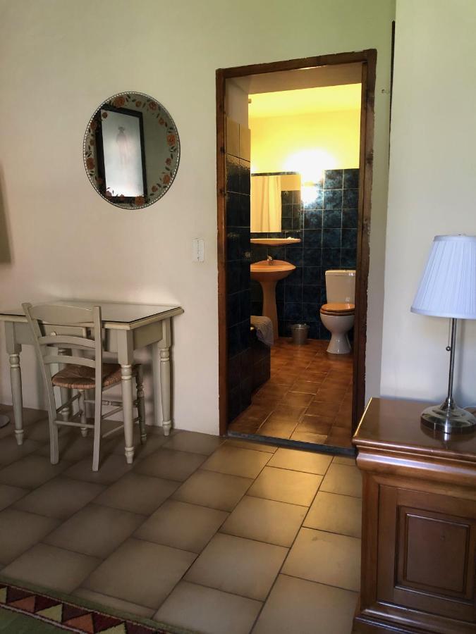 Belle De Nuit Bed & Breakfast Oppède Dış mekan fotoğraf