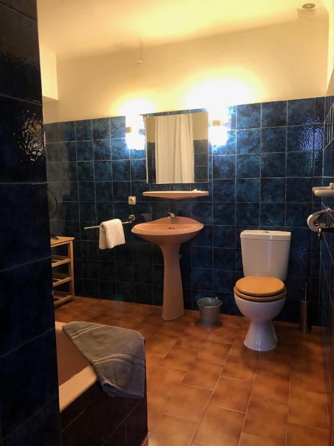 Belle De Nuit Bed & Breakfast Oppède Dış mekan fotoğraf